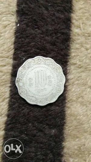 Silver 10 Flower Shape Coin