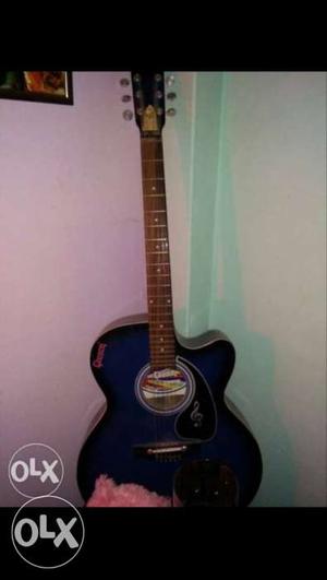 Urgent sale for guitar 10 days old for  free