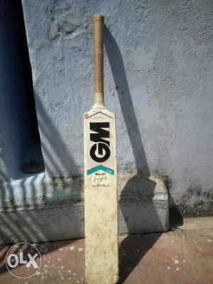 White And Brown Wooden Gm Cricket Bat