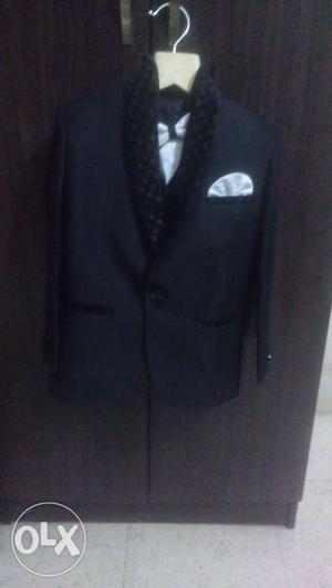 3pc tuxedo suit for 2 yr old. Very hygienically
