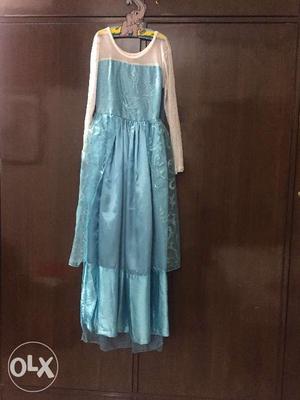 Elsa Frozen dress, brand new, can fit child 5 to