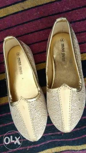 Kids brand new mee mee size4 ethnic shoes..