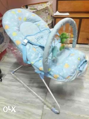 Luv lap rocking chair in excellent condition