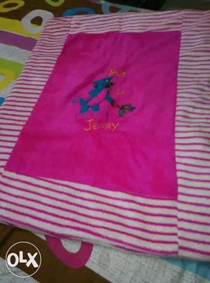 Pink and blue colour blanket for babies. Size