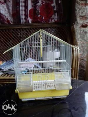 Its a bird cage...almost new..i ad brought it 6