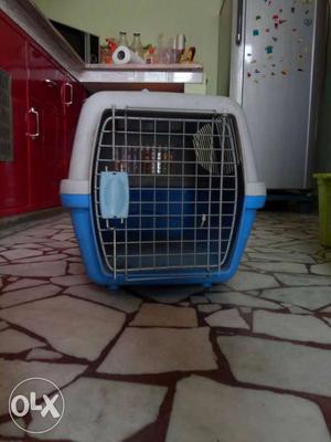Dog crate for sale. in a good condition.