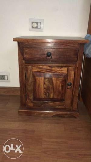 2 side tables in an extremely new condition,only