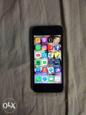 Iphone 5s 16gb space grey in mint condition with