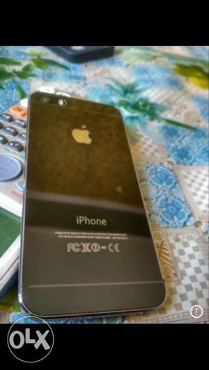 Iphone 5s 4 months old awesome condition with both side