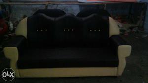 New sofa free of 2 pillow more then 40 colours