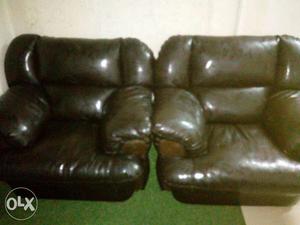 Pair of brown sofa chairs in very good condition