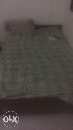 Single bed,wooden,good condition,urgent sell