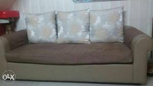 Sofa set with 5 seaters. only 8 months used.