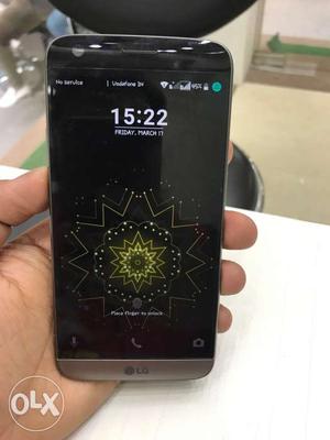 This is LG - G5 in a mint condition no scratch no dent!