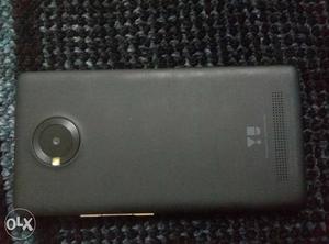 Yu yunique black color phone and in good condition micromax