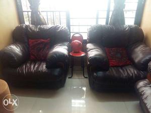 3 seater and 2 single seater sofa's in a good