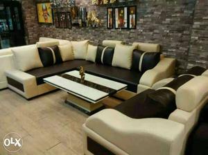 Brand New White And Black Leather Sofa Set With Throw