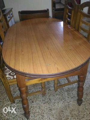 Dinning table with 4 chairs,good condition 2.5