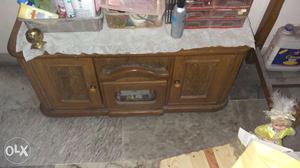 Dressing table in good condition and have very