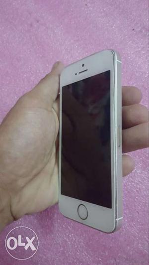 Iphone 5s gold 32gb with box 1 year old