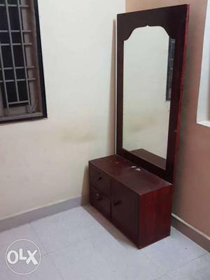 Redish-brown Wooden Vanity Table With Mirror