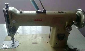 Sewing tailoring machine good condition