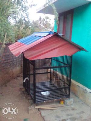 Dog cage in good condition