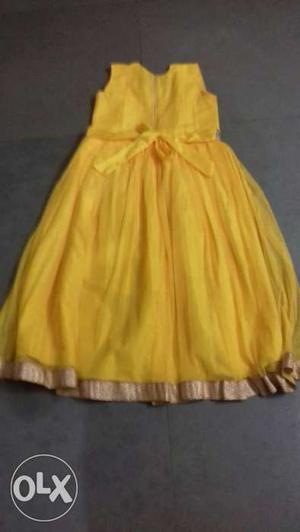 I Want To Sell My Yellow Frock 11 Year Old Girl