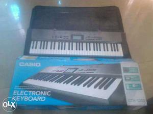 Black And White Casio Electronic Keyboard With Box