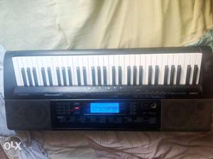 Casio CT. K  with pitch band and memory card
