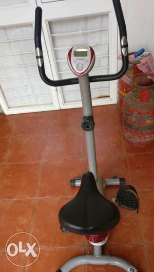 Exercise cycle in good condition