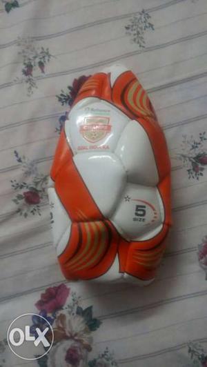 Foot ball Size: 5 (66cm) New. Have to fill air