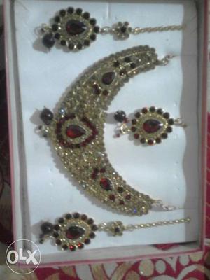 Red Gemstone Inlay Gold Necklace And Earrings Set