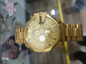 Round Gold Chronograph Watch With Link Band