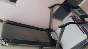 Treadmill (Running Machine) with automatic