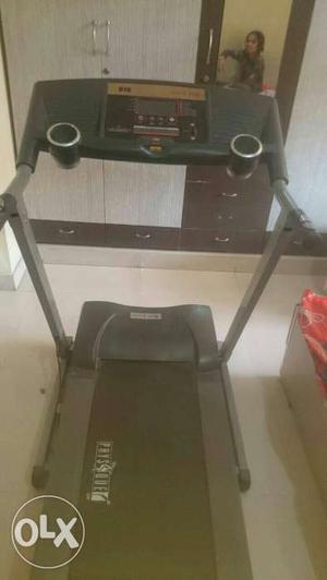 Unused physique 078 treadmill with incline option
