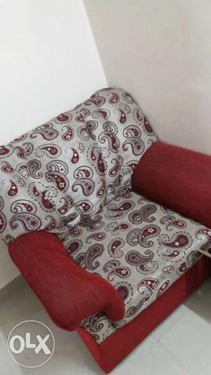 Urgently want sell sofa set fully cushion need to