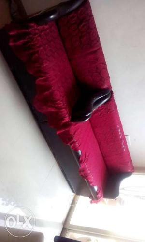 3+2 sofa with cover in ok ok condition. signs of