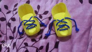 Baby's Yellow-and-blue Shoes