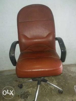 Black Office Rolling Chair With Brown Leather Cushion