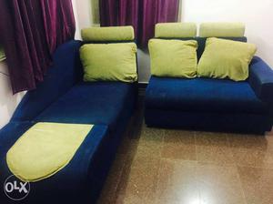 Excellent condition sofa set with pillows. 6