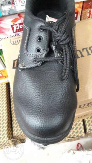 Men's Unpaired Black Leather Shoe