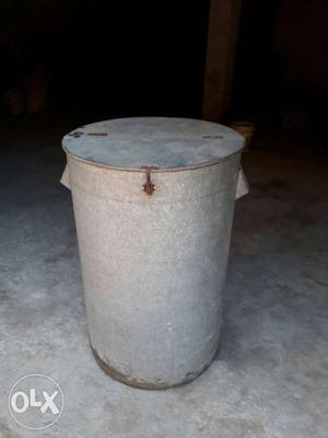 Rice container, capacity 200 kg