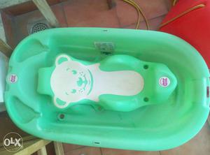 Sparingly used baby bath tub with seat