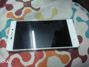 A silver redmi 3s prime 3gb RAM and 32gb ROM with insurance.