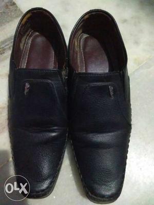 Black leather shoes in new condition of size 7