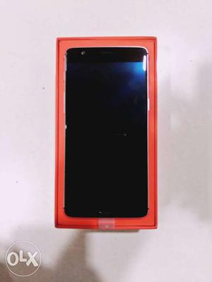 Brand new one plus 3 sealed packed 64gb within warranty