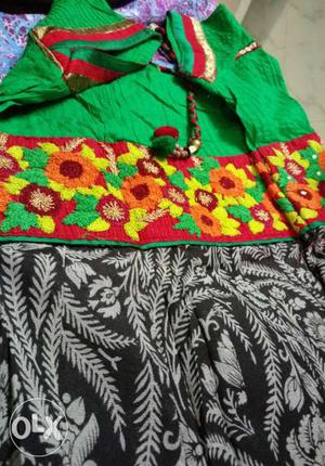 Green,red And Floral V-neck Sleeveless Dress with dupatta