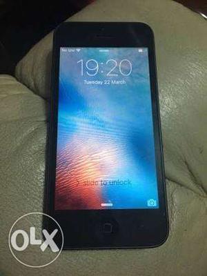 I am selling my I phone 5s 16 gb new version black
