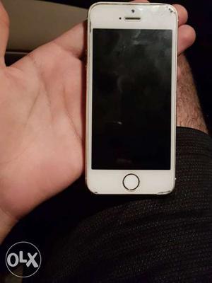 Iphone 5s 16gb gold in good condition with unused earphone